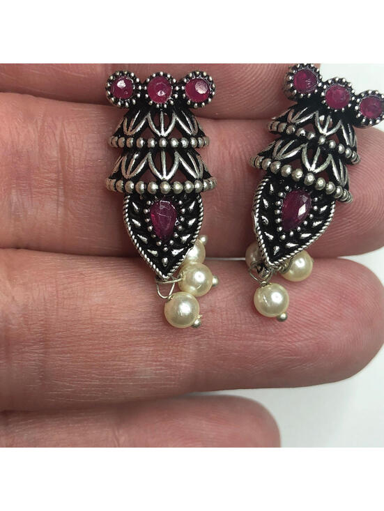 Jewelry - 572 Silvertone faux pearl dangle faux ruby earrings